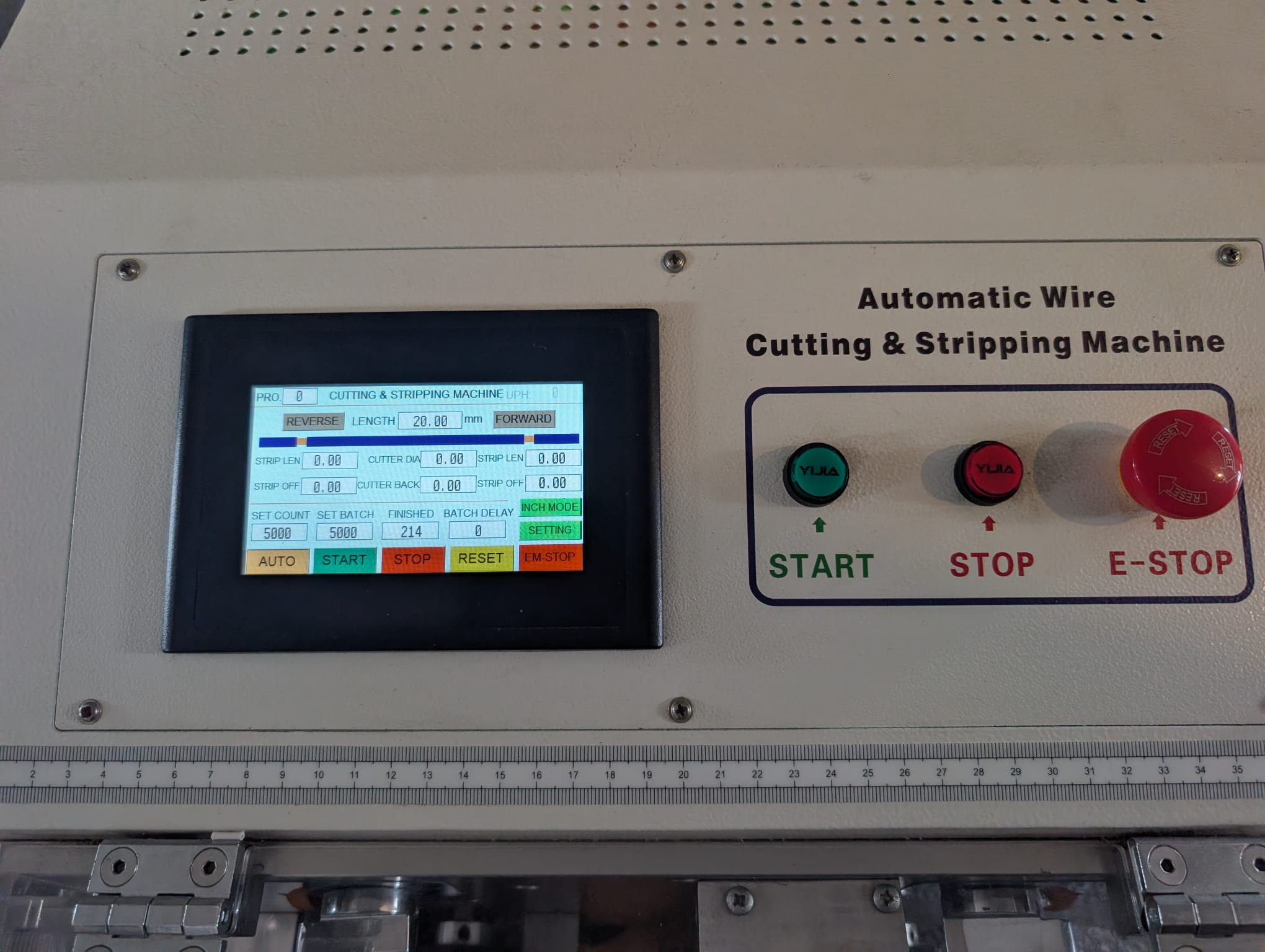 Automatic wire cutting and stripping machine panel