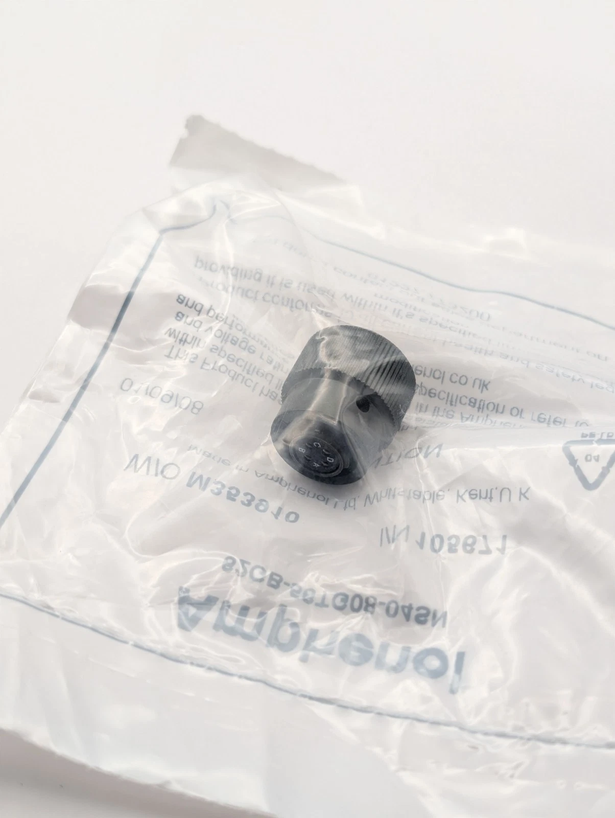 Amphenol sealed connector socket